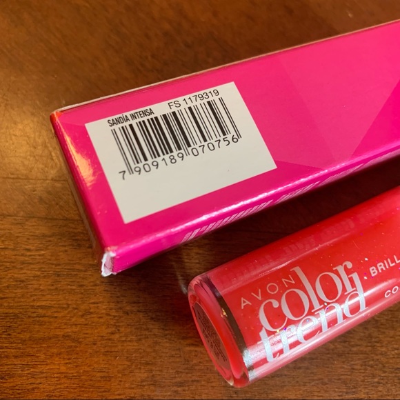 Avon Color Trend Rollerball Lip Gloss - Picture 2 of 2